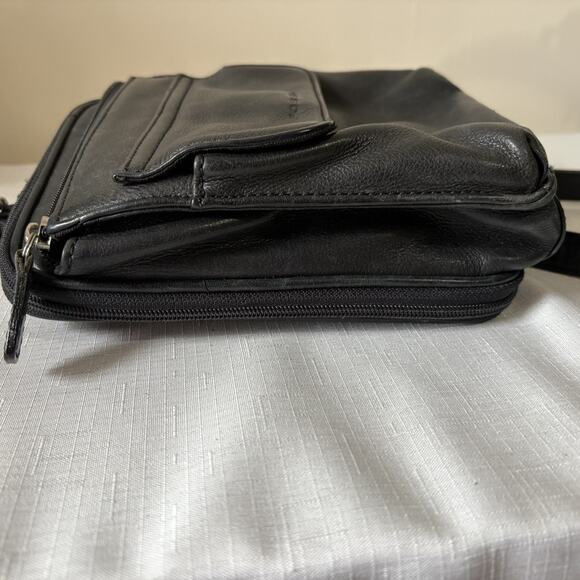 Fossil Black Leather Crossbody Bag - Picture 2 of 8